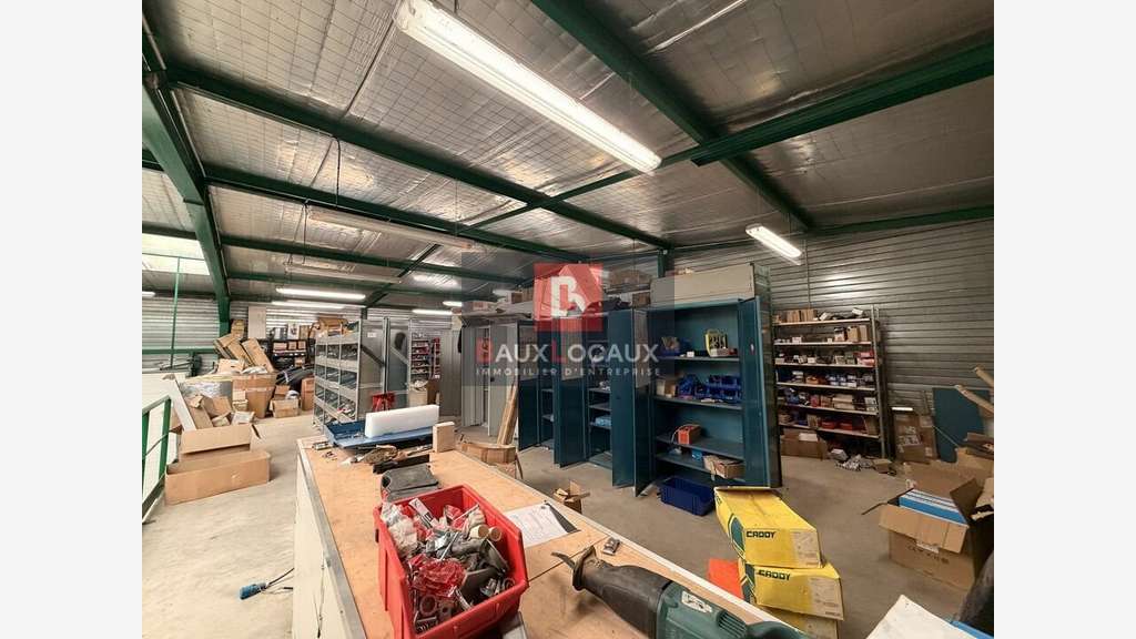 Local d'activité bureaux de 980m² à louer Monteux