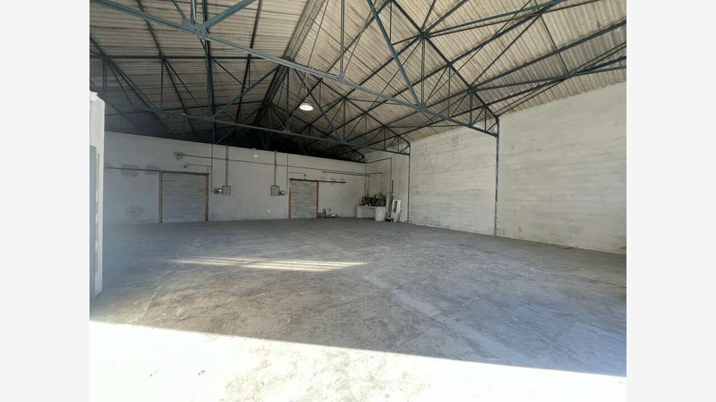 Local d'activité de 213m² à louer à Monteux