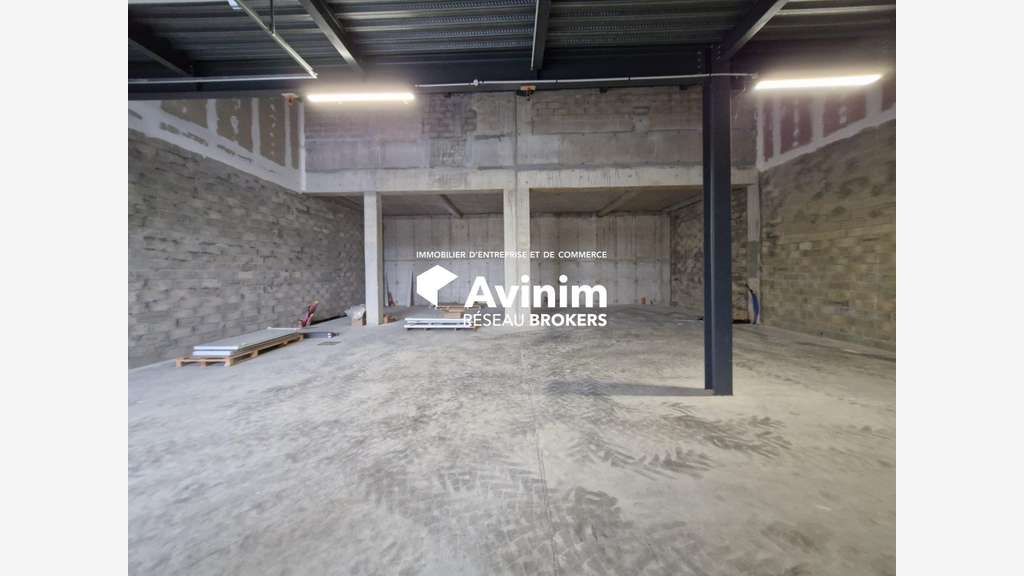 A louer beau local rénové 255m² ZI de Vaucanson