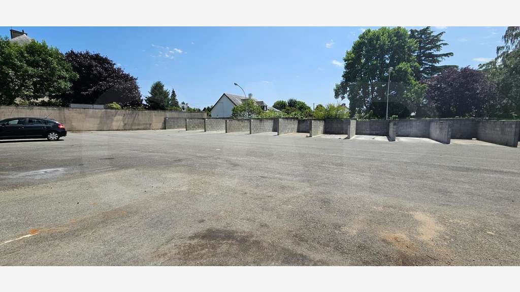 A louer bâtiment indépendant 480m² à Montgermont