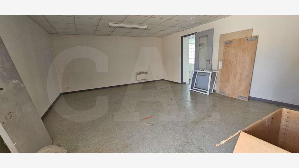 A louer bâtiment indépendant 480m² à Montgermont