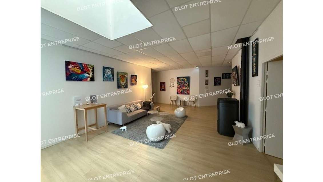 A louer locaux commerciaux à Montgermont Decopark