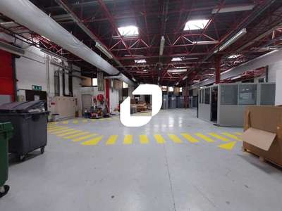 Location Locaux d'activités - Entrepôts à Montigny-le-Bretonneux