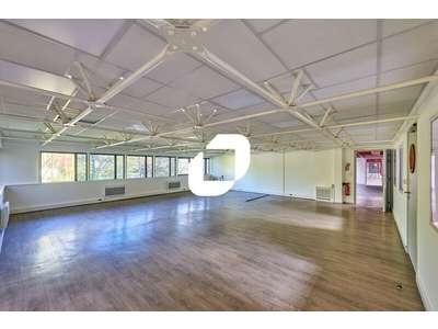 Location Locaux d'activités - Entrepôts à Montigny-le-Bretonneux