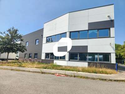 Situé au sein de la zone d'activités de la Zone de