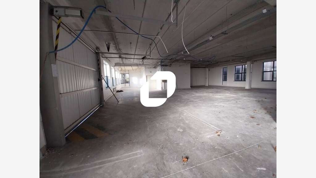 vous propose à la location des surfaces d
