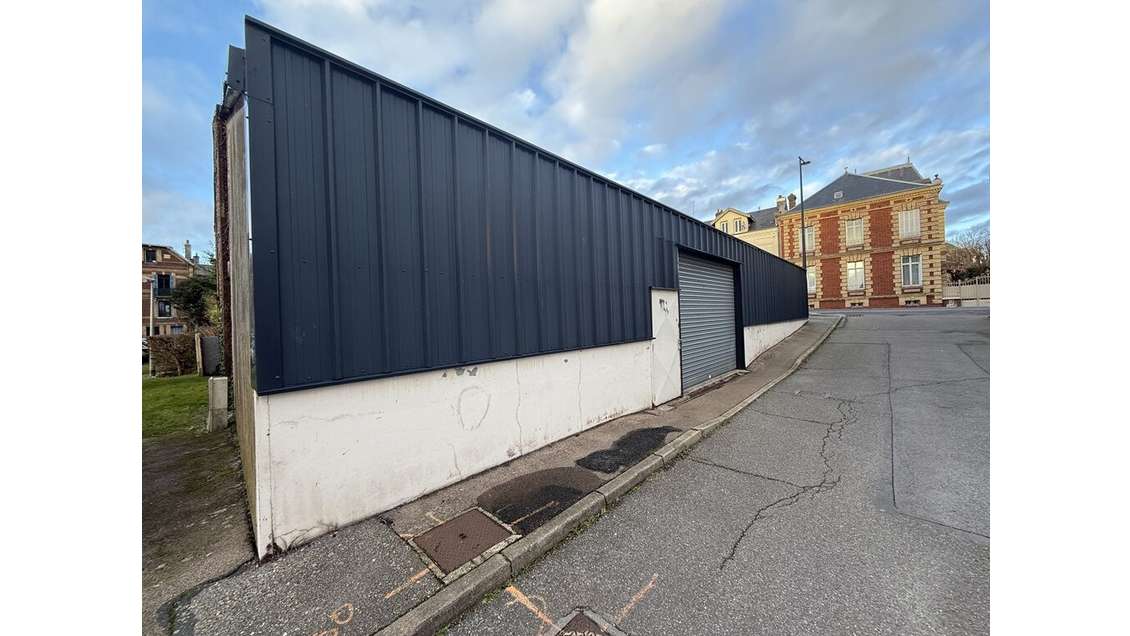 À louer local d'activités 320m² à Montivilliers