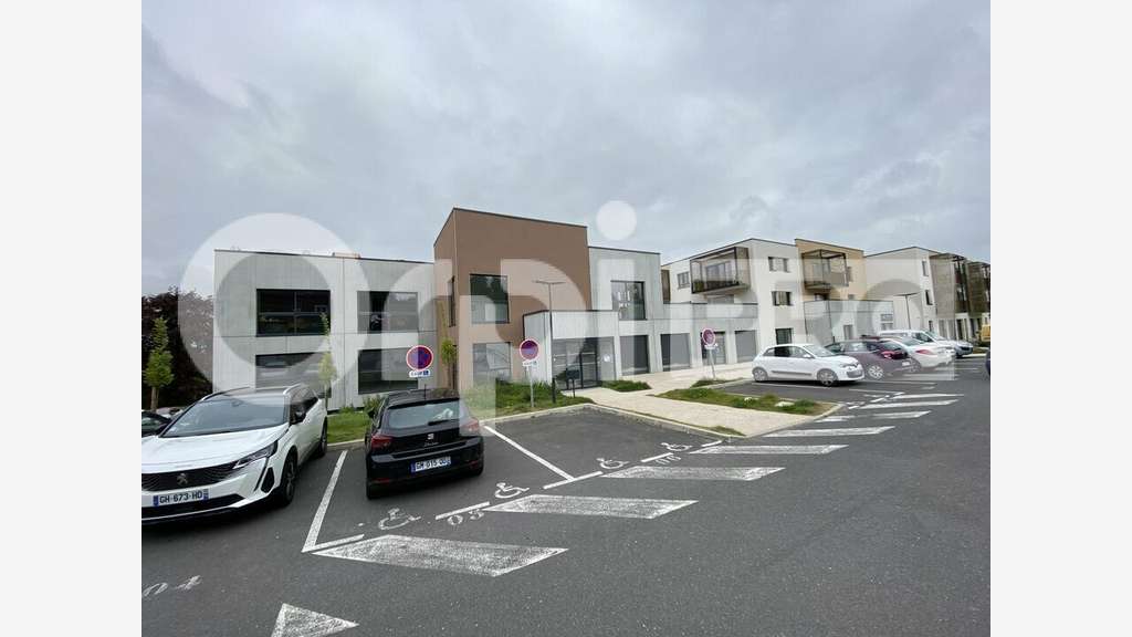 Local professionnel 29m² à louer à Montivilliers