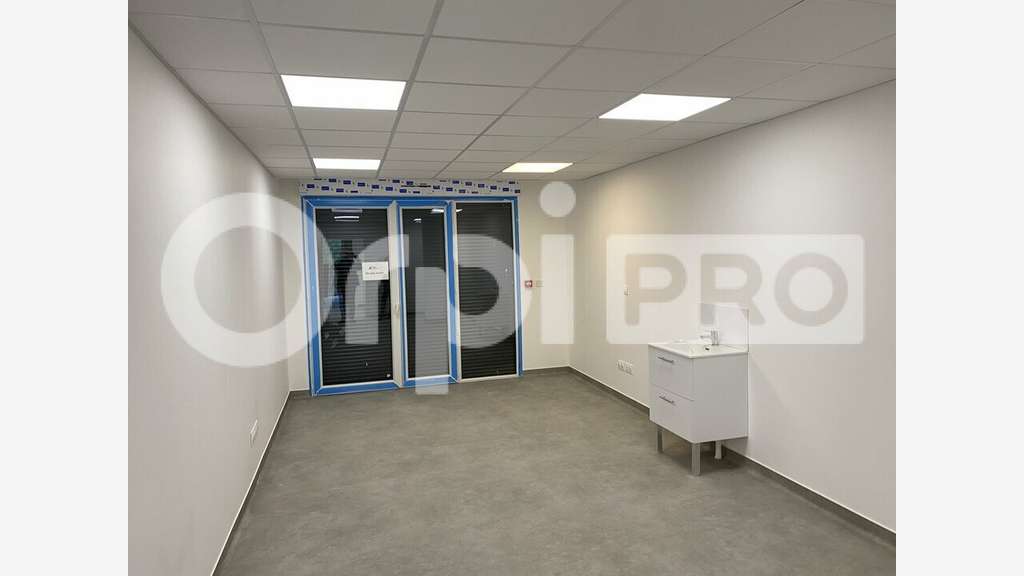 Local professionnel 29m² à louer à Montivilliers