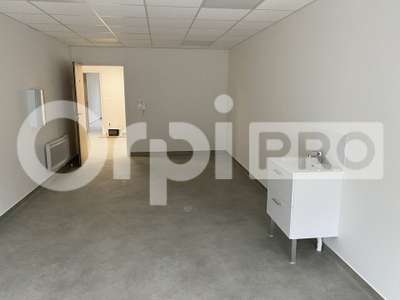 Local professionnel 29m² à louer à Montivilliers