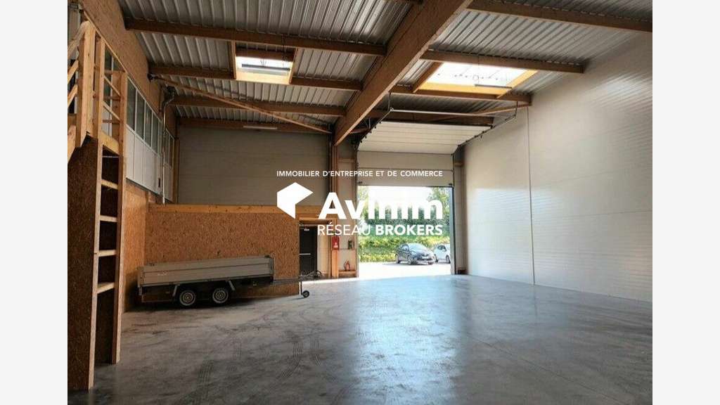 Loue local d'activité 460m² en ZAC à Montivilliers