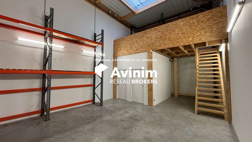 A louer local 250m² zone comm de Montivilliers