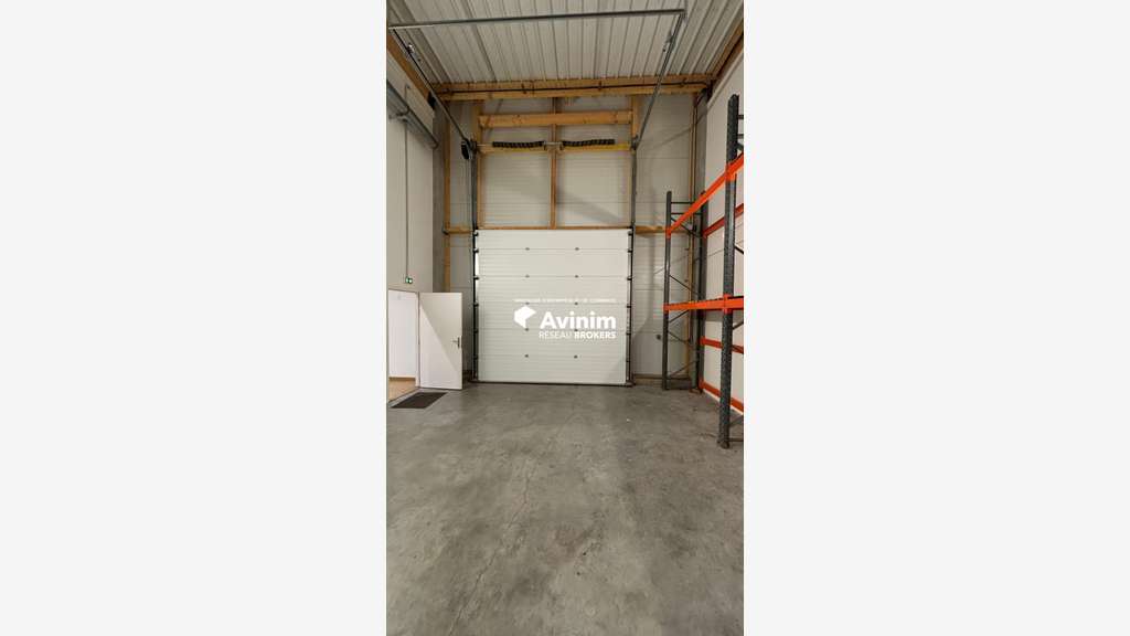 A louer local 250m² zone comm de Montivilliers