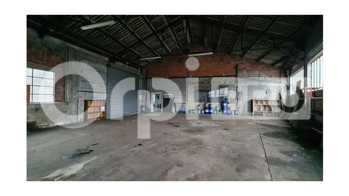 Local d'activité 400m² à louer à Montluçon