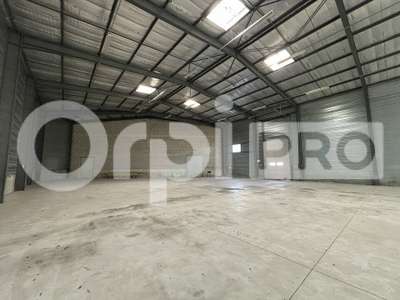 À louer entrepôt brut 695m² à Montluçon