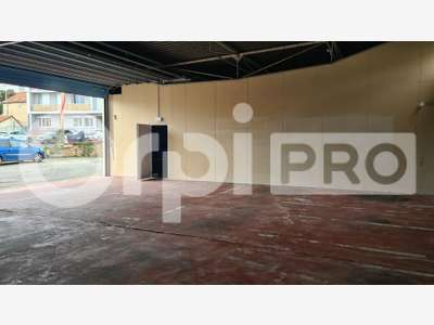 Entrepôt 450m² à louer à Montluçon centre