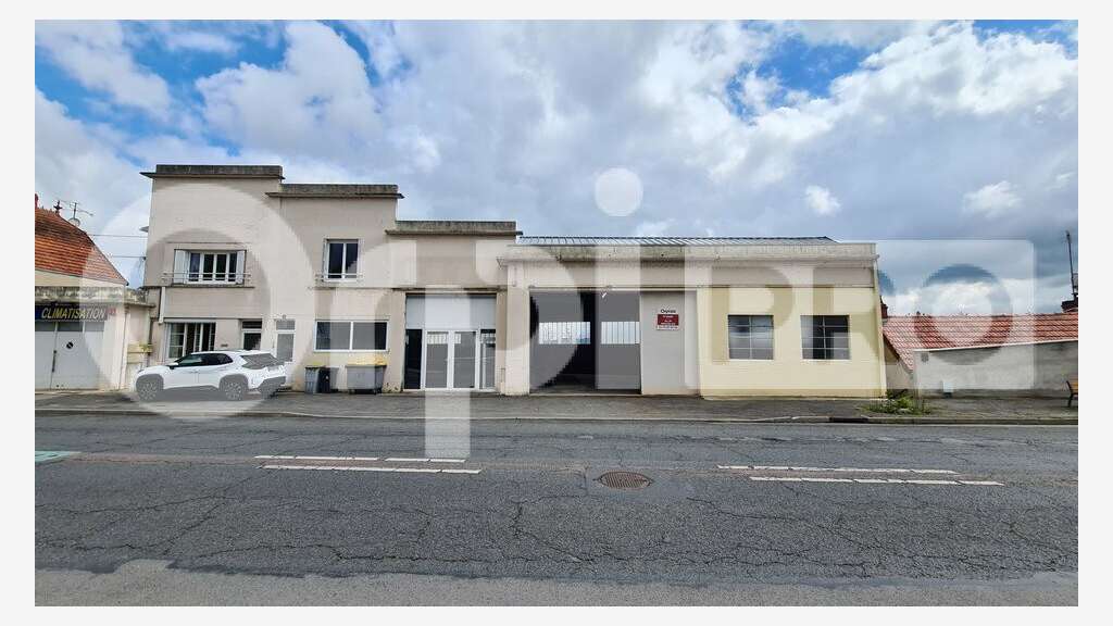 Local d'activité de 400m² à louer dans le 03