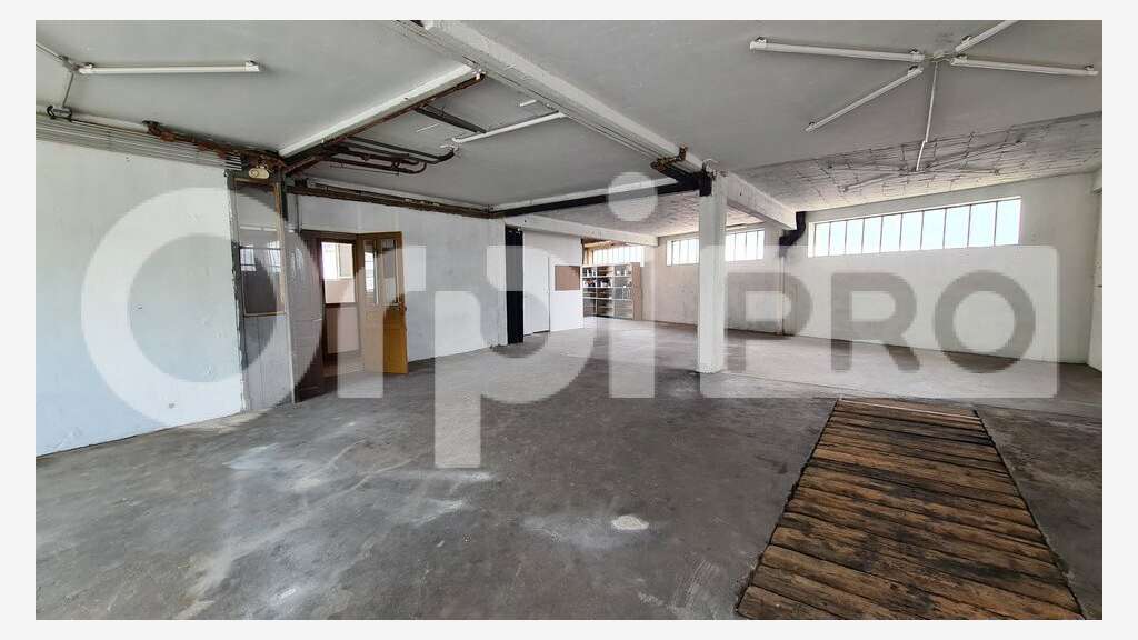 Local d'activité de 400m² à louer dans le 03