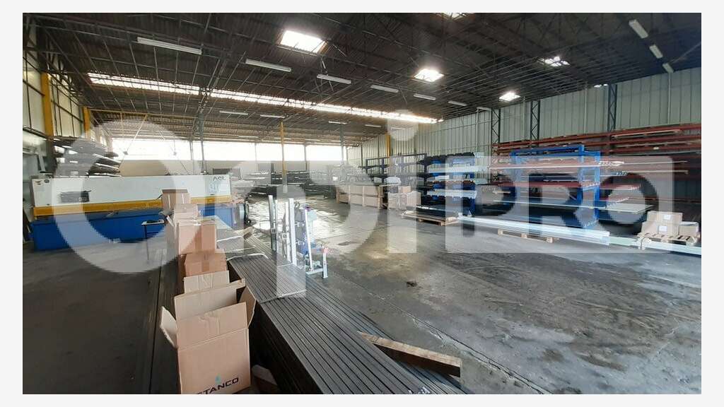 A louer locaux industriels 600m² en ZI à Montluçon