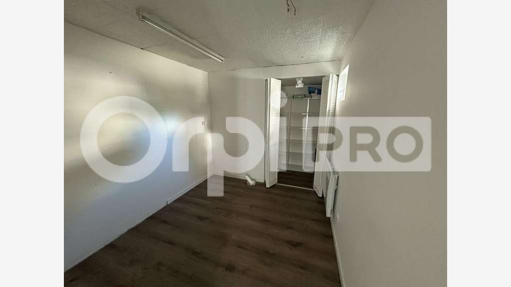 Local professionnel de 70m² à louer à Montluçon