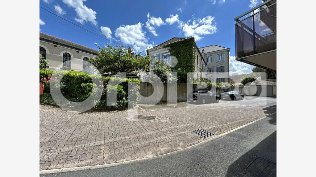 Local professionnel de 70m² à louer à Montluçon