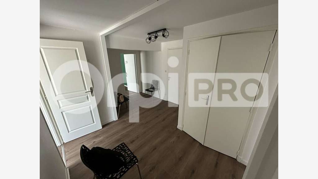 Local professionnel de 70m² à louer à Montluçon