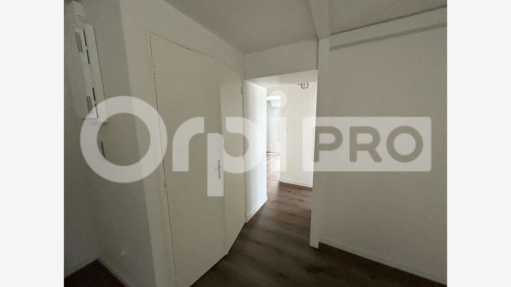 Local professionnel de 70m² à louer à Montluçon