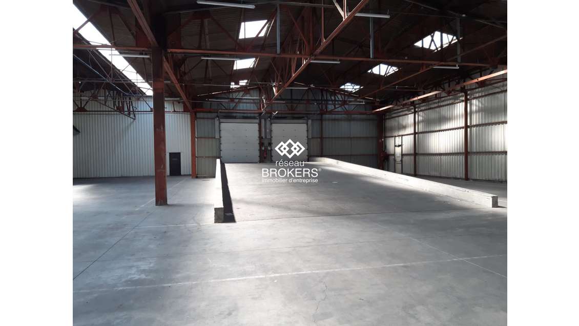 Entrepôt logistique 3855m² à louer à Montmélian