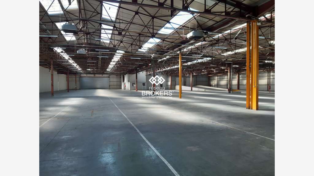 Entrepôt logistique 3855m² à louer à Montmélian