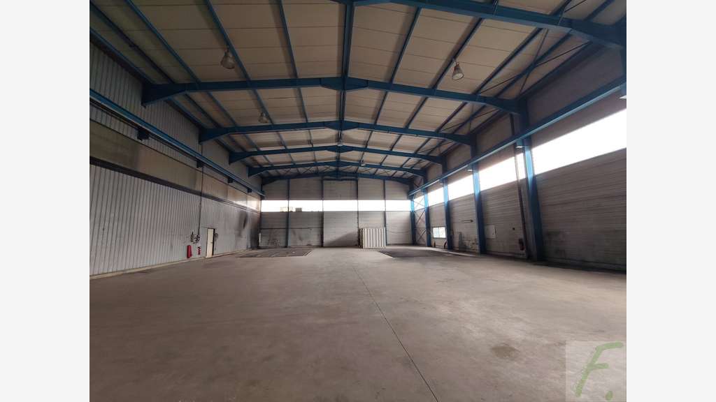 A louer ensemble industriel de 3200m² à Montmélian