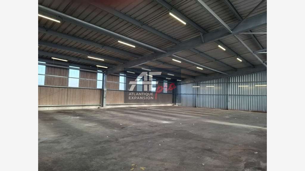 44 - MONTOIR DE BRETAGNE - ENTREPOT - ATELIER à 