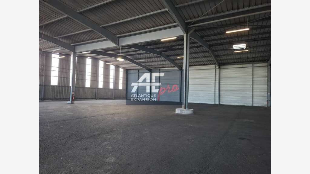 44 - MONTOIR DE BRETAGNE - ENTREPOT - ATELIER à 