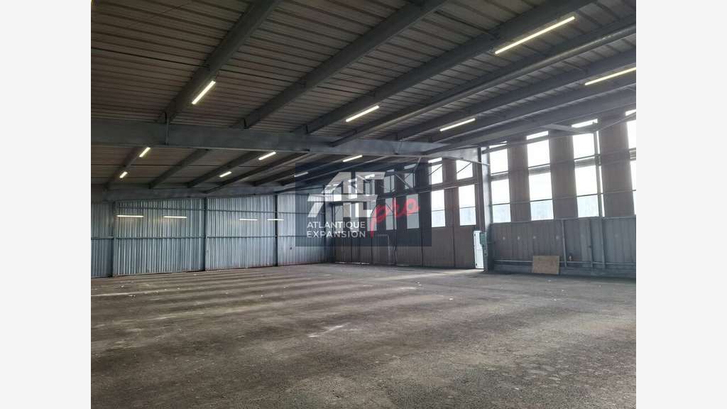 44 - MONTOIR DE BRETAGNE - ENTREPOT - ATELIER à 
