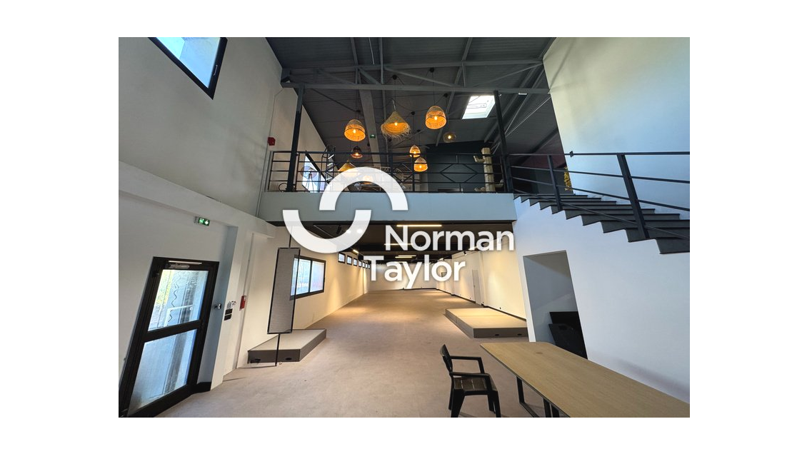 Local mixte 1115m² à louer sur Montpellier Sud
