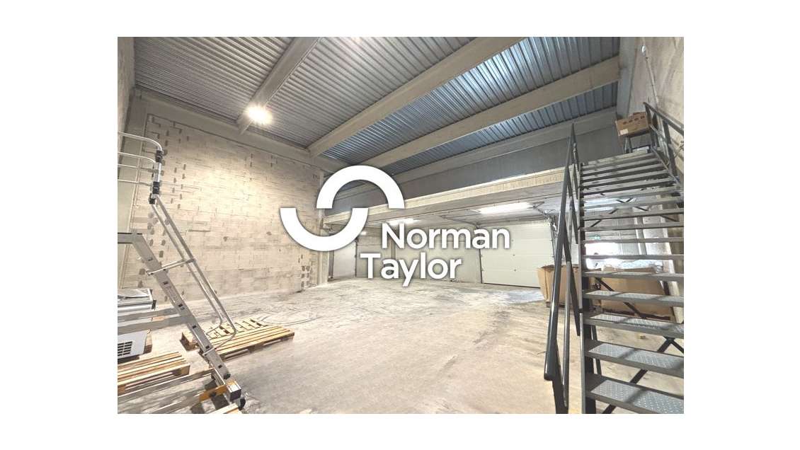 Local d'activité 841m² à louer à Montpellier Est