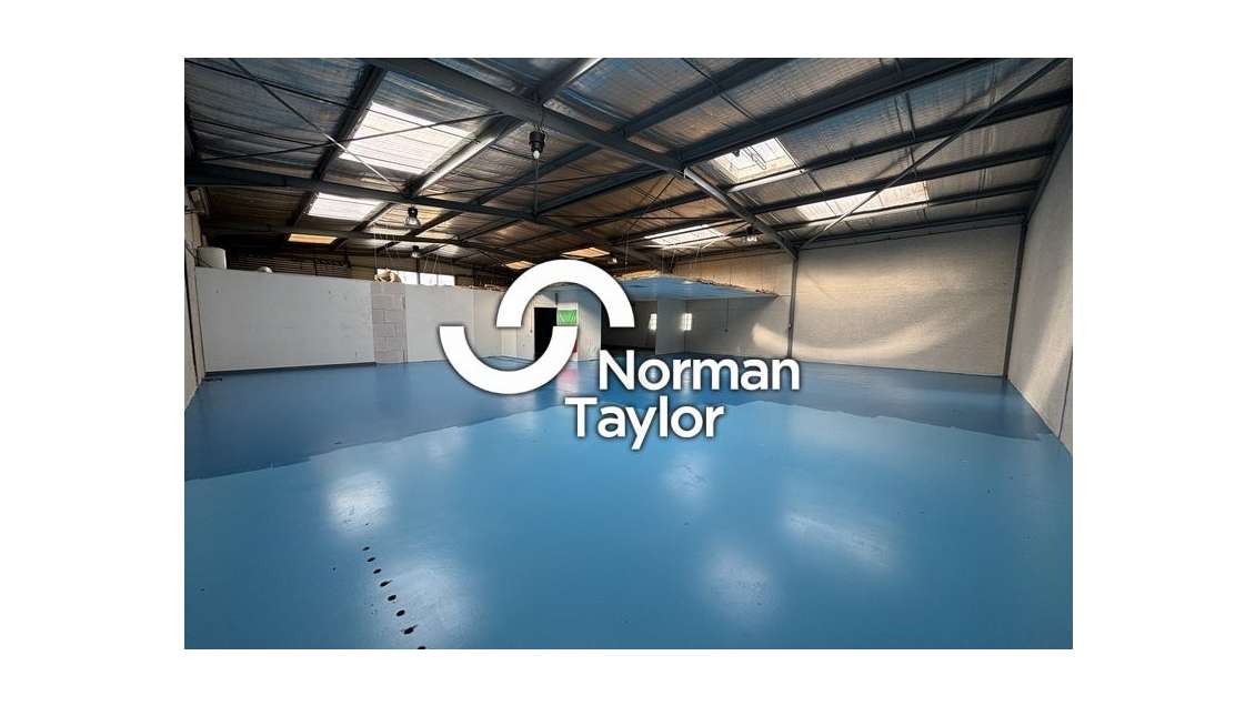 A louer local d'activité 395m² Montpellier Sud