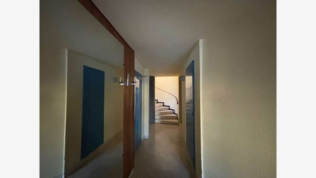 Local professionnel 110m² R+1 à louer Montpellier