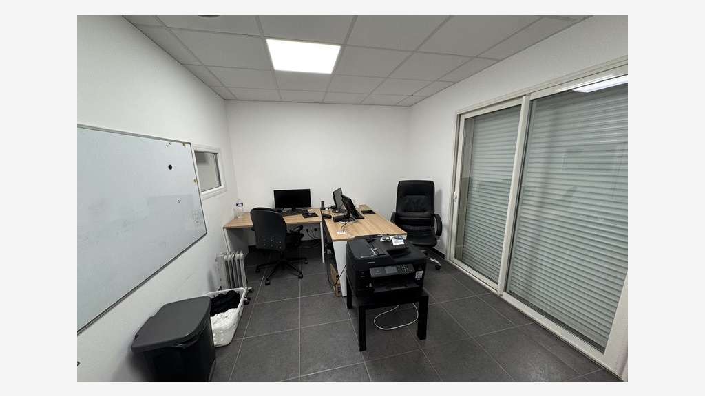 Local activité 1000m² à louer sur Montpellier Sud