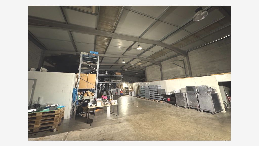 Local activité 1000m² à louer sur Montpellier Sud