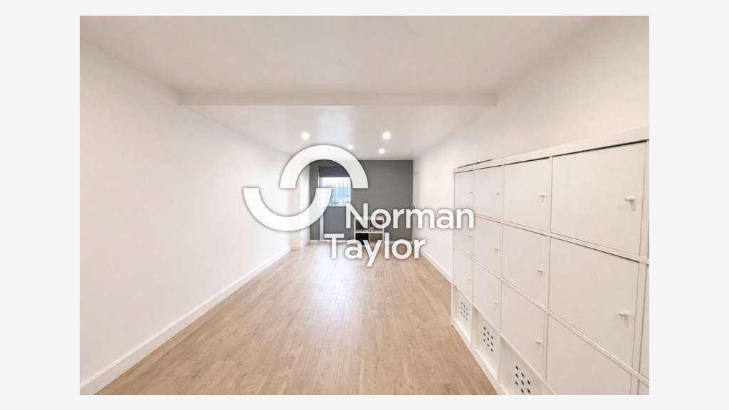 Local d'activité 150m² à louer à Montpellier