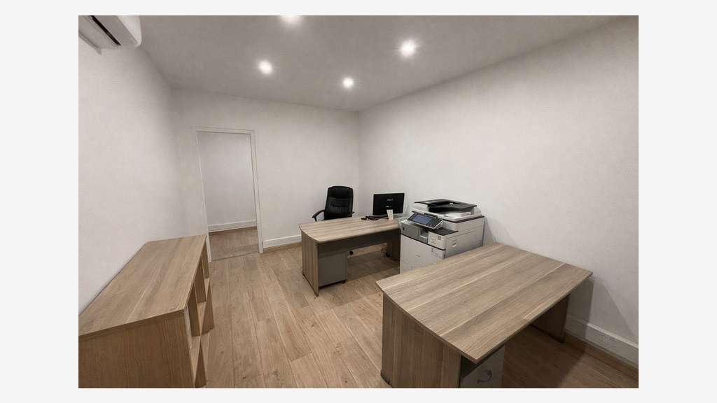 Local d'activité 150m² à louer à Montpellier