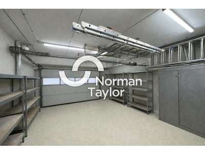 Location Locaux d'activités - Entrepôts à Montpellier