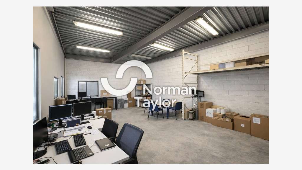 Local d'activité 620m² à louer à Montpellier Nord