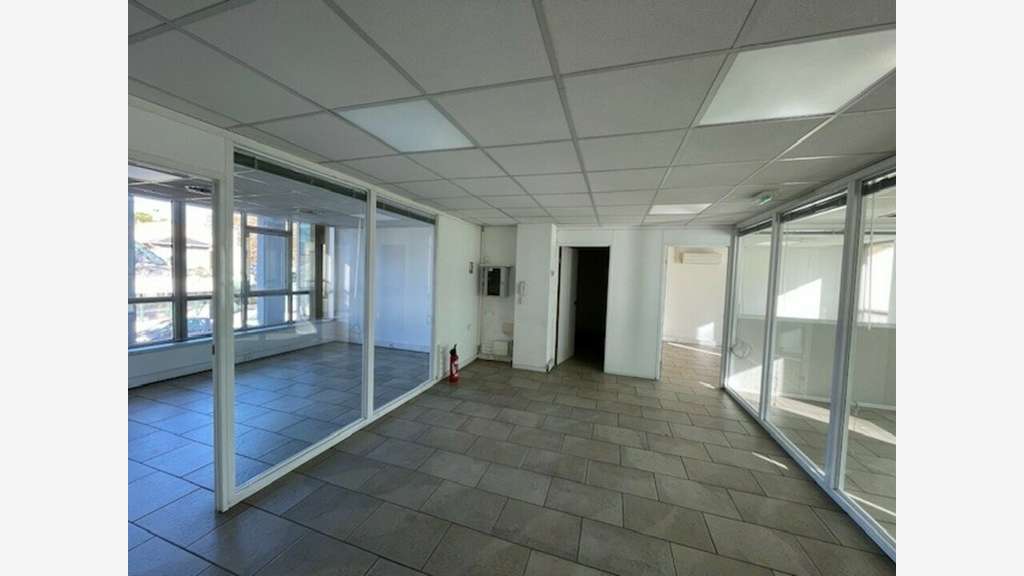 LOCAUX A LOUER - MONTPELLIER
