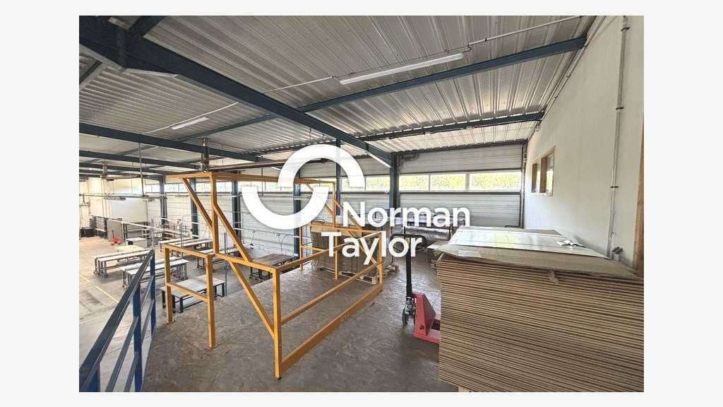 1255m² - BATIMENT INDEPENDANT