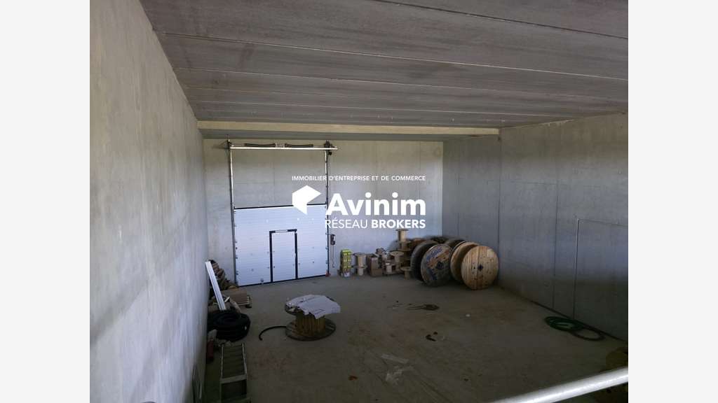 Local d'activité de 256,11 m² - 6 min Sud Ouest M