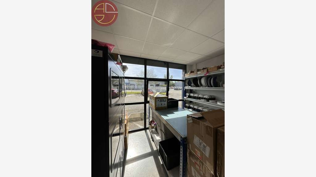 Location local d'activités 112m² à Montrabé