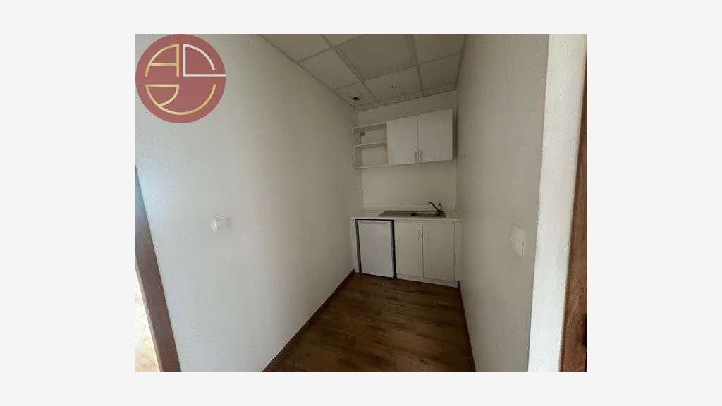A louer entrepôt bon standing 224m² à Montrabé