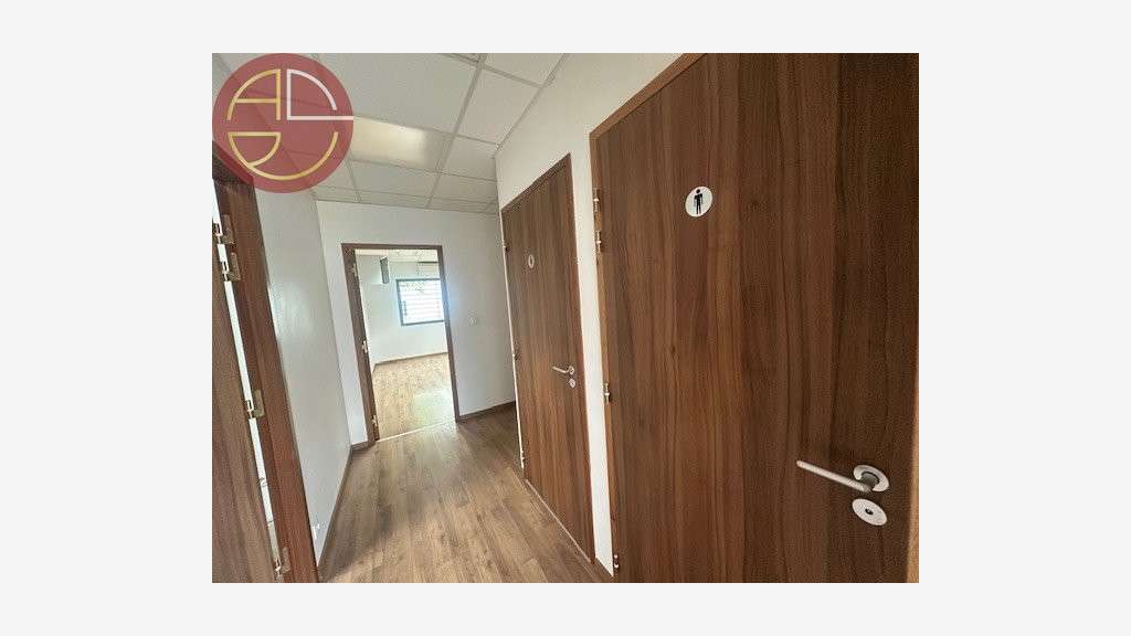 A louer entrepôt bon standing 224m² à Montrabé