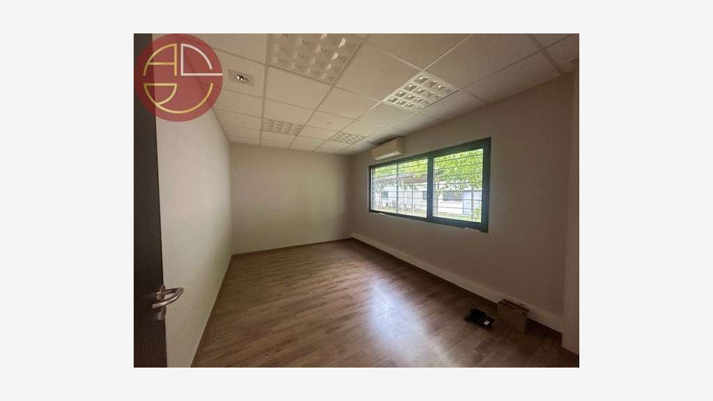 A louer entrepôt bon standing 224m² à Montrabé